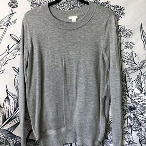 Grey sweater with zipper on the side